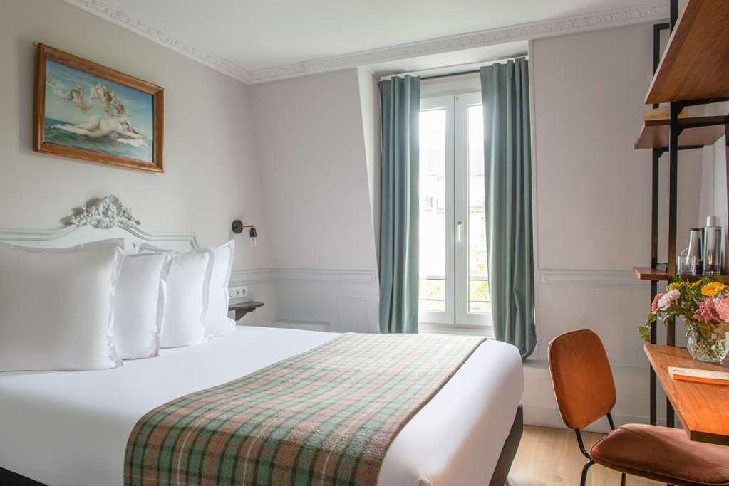 Hotel De La Porte Doree Paris Room photo